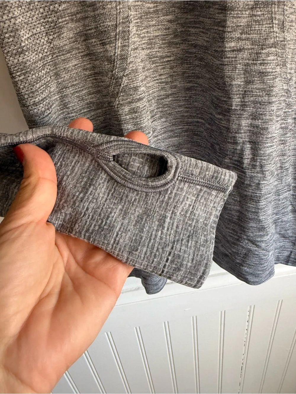 Lululemon Swiftly Tech Long Sleeve Shirt Womens 6 Gray Gym Yoga
